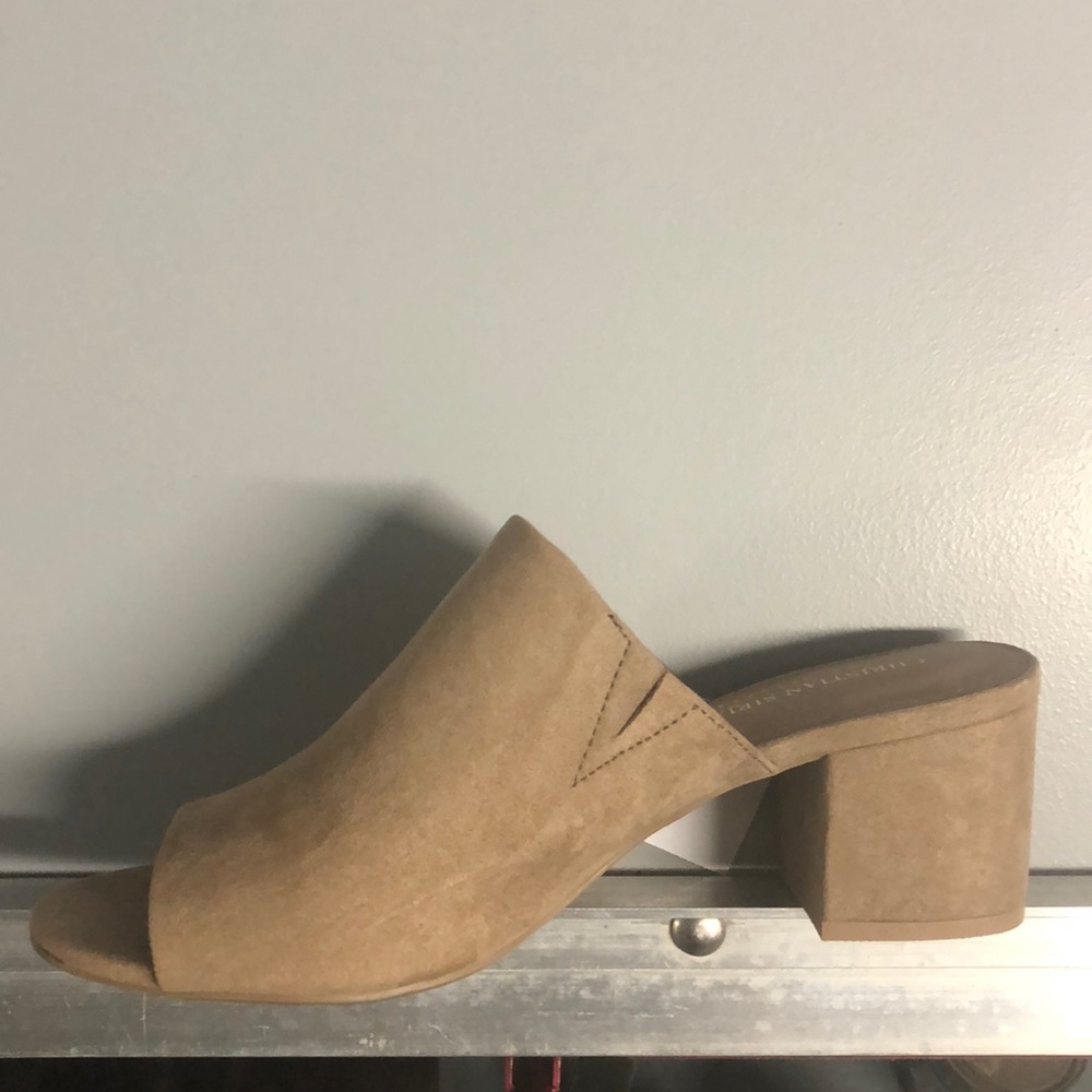 Tan Open Toed Heels (Christian Siriano)